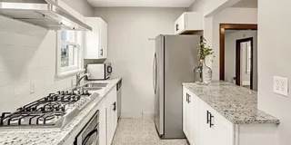 2-Bedroom 2-Bath 1930's Tudor Close to Paseo District Gallery 9