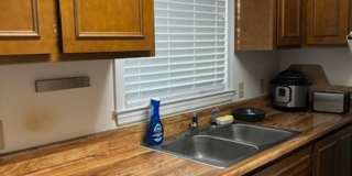 Fully furnished 1 bedroom 1 bath garage apartment Gallery 9