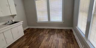 Adorable One Bedroom Duplex! Gallery 4