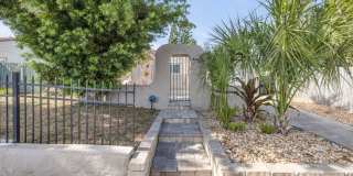 Renovated Spanish-Style 2/1 Beach Bungalow Just Steps to the Ocean! Gallery 5