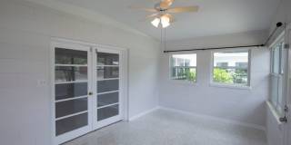 2/1 duplex with carport in Winter Park Gallery 4