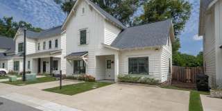 2 Bedroom Home in Premier Location Gallery 1