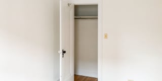 1478-80 W Byron St Gallery 24