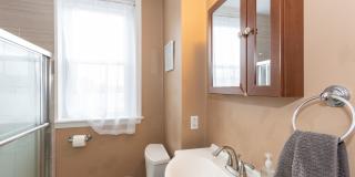 Huge 5 bed in Allston Gallery 5