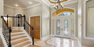 Stunning Lagoon Residence! Gallery 5