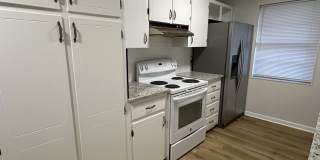 408 SE First Street Gallery 6