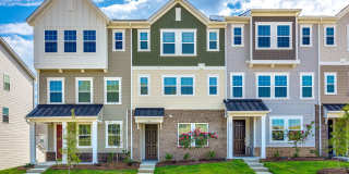 Beautiful 3-bedroom, 3.5 bath townhome in Elizabeth of fabulous Fort Mill!! Gallery 1