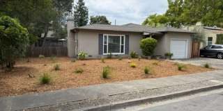 Charming JC Neighborhood Rental with Brand-New Kitchen & Hardwood Floors Gallery 1