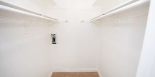 MOVE IN SPECIAL! $750 off first month rent! 2BR/1.5BA Condo! 2 parking spaces Gallery 29