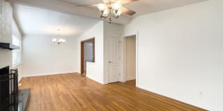 3850 Bayou Boulevard Gallery 2