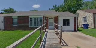 1557 N Broadview Gallery 1