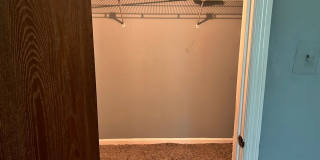 Charming 2BR House in Burtonsville Gallery 3