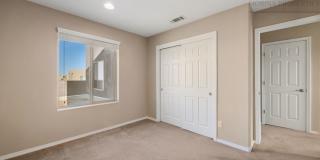 1 MO. FREE RENT! Gorgeous Corner-Lot Townhouse with Mountain Views Gallery 23