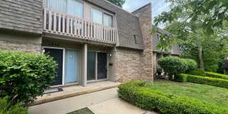 Charming 2bd  1.5ba home in South KC Gallery 1