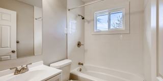 Recently Remodeled 4 bedroom, 2 bath Ranch Style Boulder House Gallery 17