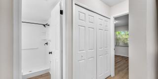 Renovated Apartment in the Heart of Carollwood Gallery 16