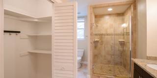 Contemporary Three Bedroom Home in Point Breeze Gallery 8