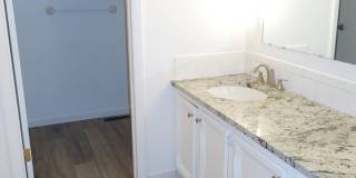 Updated Condo in Park-Like Setting Gallery 14