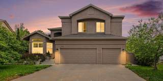 Available NOW! 2 Bedroom 1 Bath Beautiful Private Unit in Basement. Gallery 1