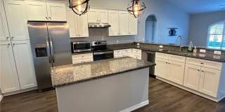 5825 N Larkspur Way Gallery 4