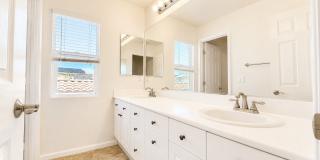 Spacious 5 (or 6) Bedroom House with attached ADU in Winchester for Rent Gallery 28