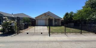 Charming 3 Bedroom, 2 Bathroom Home in Sacramento Gallery 1