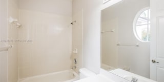 2281 NE 42nd Cir Gallery 17