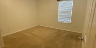 3 bed 2 bath 2 car garage house, freshly repainted Gallery 8