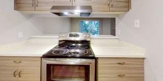 Charming Bothell Condo in a Fantastic Location! (Lower rent for 8 of 12 months Gallery 5