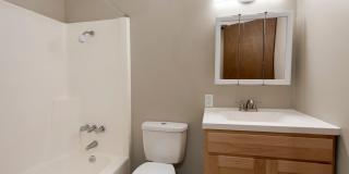 Large 3 Bedroom Apartments PET FRIENDLY! Gallery 75