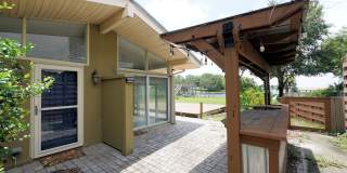 Waterfront in Shalimar with Dock and Lift Waterfront in Shalimar with Dock and Lift Gallery 4