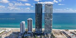 18555 Collins Avenue Gallery 1