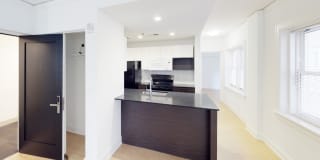 Ambassador Gallery 36