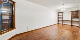 UNFURNISHED Inviting Studio Apartment in the Heart of Downtown Gallery 33