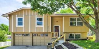Remodeled 3 Bed with Walkout Basement & a Spacious Backyard Gallery 1