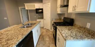 3 Bed 2 Bath 2 Car Garage in  Plaza Towers Neighborhood! Don't Miss This Gem! Gallery 8