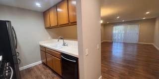 Spacious 2 Bed / 2 Bath Long Beach Condo Near Traffic Circle, CSULB & Belmont Heights Gallery 1