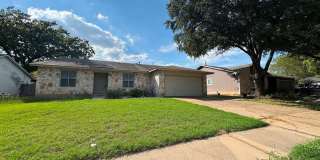 Welcome to this charming South Austin retreat tucked into the highly desirable Texas Oaks community! Welcome to this charming South Austin retreat tucked into the highly desirable Texas Oaks community! Gallery 1