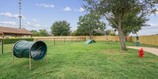 The Henry at Woodland Hills Gallery 47