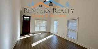 3 Bedroom House with Privacy Fence Gallery 27