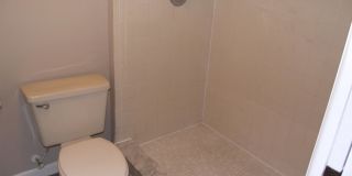 5293 Vineland Road Gallery 6