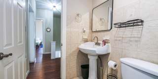 201 N Portland Ave Gallery 21