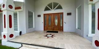 Spacious 3/2 with In-Law Suite Gallery 3