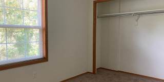 2BR/2BA, vaulted ceilings, pool, parking, W/D included, more! (SC308) Gallery 9