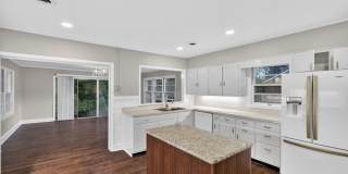 Newly updated home in West Burlington Gallery 6