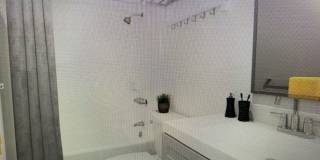 FULLY RENOVATED 1 BEDROOM 1 BATH, MUST SEE!!! Gallery 5
