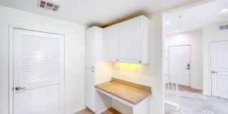 OC: Spacious 2BD/2.5BA Condo in Irvine with Resort-Style Amenities, Private Balcony & In-Unit Laundry & 2 Parking Spaces Gallery 5