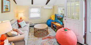 28 W Narragansett Avenue Gallery 27