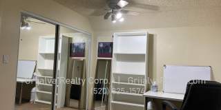 Furnished 2 Bedroom Condo with Community Pool Close to the UofA! (Speedway/Euclid) Gallery 7