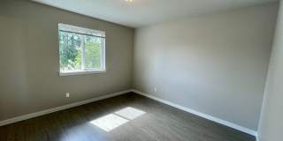 Beautiful 3 Bedroom Duplex with Garage! Gallery 11